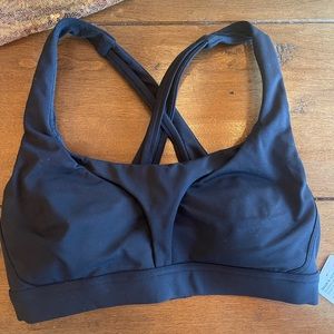 Lululemon stash it all bra